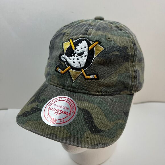 Casquette Camo Brim Hawks by Mitchell & Ness - 24,95